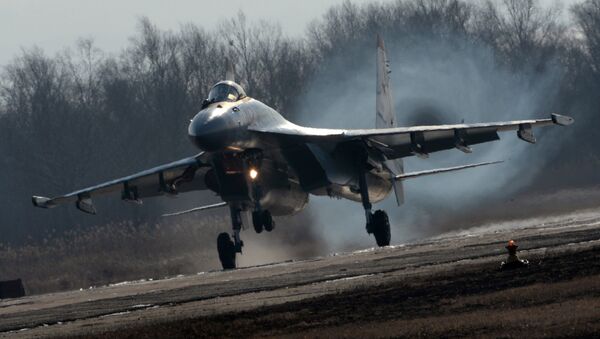Su-35S qiruvchisi. - Sputnik Oʻzbekiston