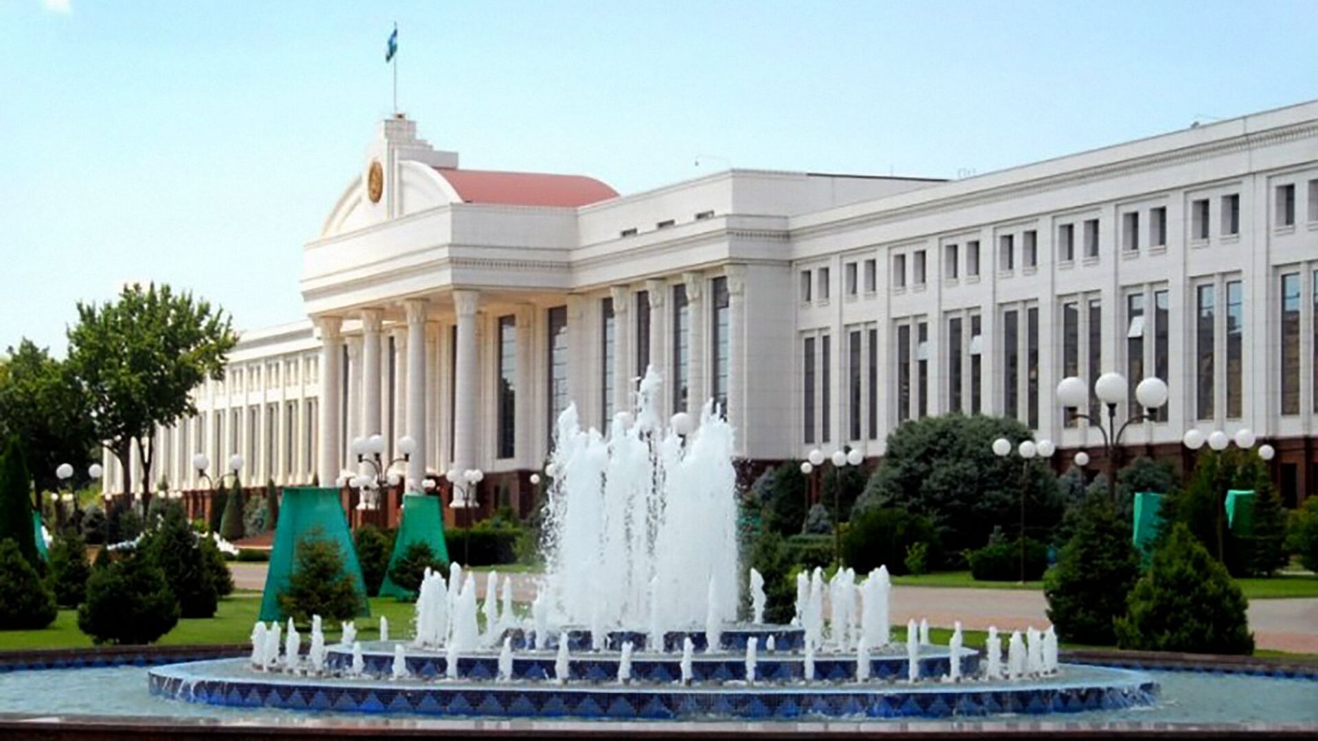 Zdaniye Senata Oliy Majlisa Respubliki Uzbekistan v Tashkente - Sputnik Oʻzbekiston, 1920, 15.03.2021