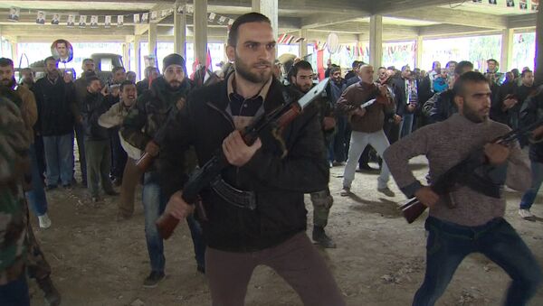 Сирийские добровольцы на курсах новобранцев учились стрелять из АК - Sputnik Узбекистан