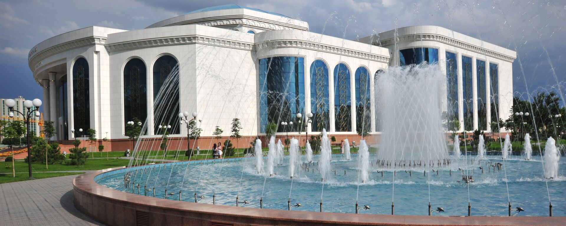 Государственная библиотека им.Навои в Ташкенте. - Sputnik Ўзбекистон, 1920, 30.11.2025