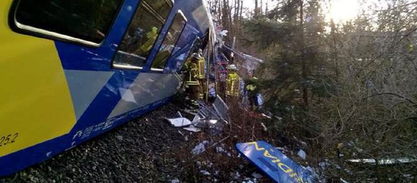 Два поезда столкнулись в Германии Два поезда столкнулись в Германии - Sputnik Узбекистан