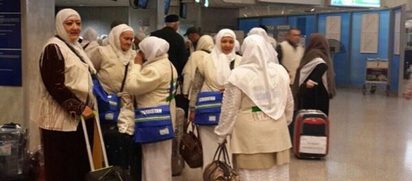 Группа паломников в Саудовскую Аравию из Узбекистана Группа паломников в Саудовскую Аравию из Узбекистана - Sputnik Ўзбекистон