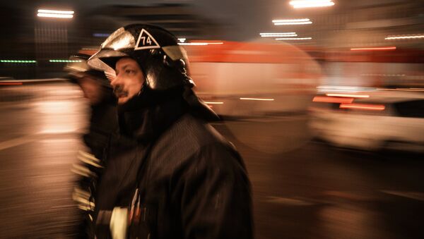 Сотрудники пожарно-спасательных подразделений МЧС - Sputnik Узбекистан