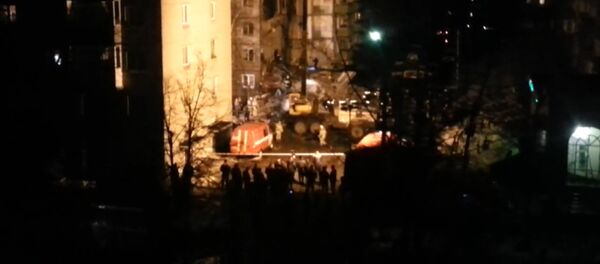 Подъезд дома обрушился из-за взрыва газа в Ярославле. Кадры с места ЧП - Sputnik Узбекистан