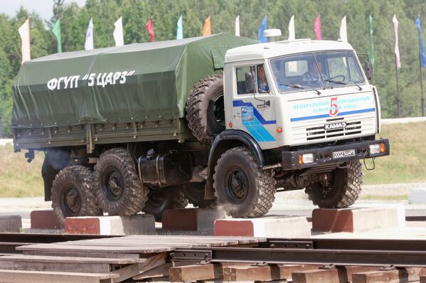 На 5-ой Международной выставке вооружения, военной техники и боеприпасов - Sputnik Узбекистан
