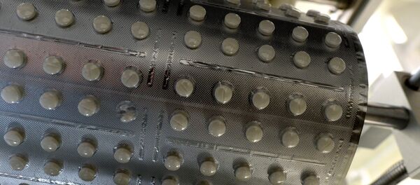 Блистерная машина на фармацевтическом предприятии - Sputnik Узбекистан