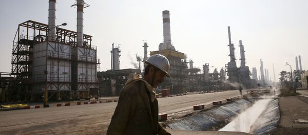 Нефтни қайта ишлаш корхонаси - Sputnik Ўзбекистон