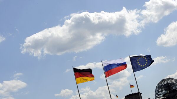 Флаги Германии, России и ЕС - Sputnik Узбекистан