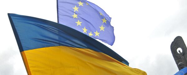 Флаги Украины и ЕС - Sputnik Узбекистан