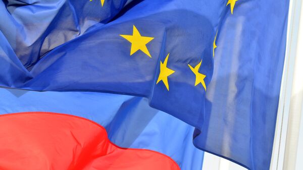 Флаги Росси и ЕС - Sputnik Узбекистан