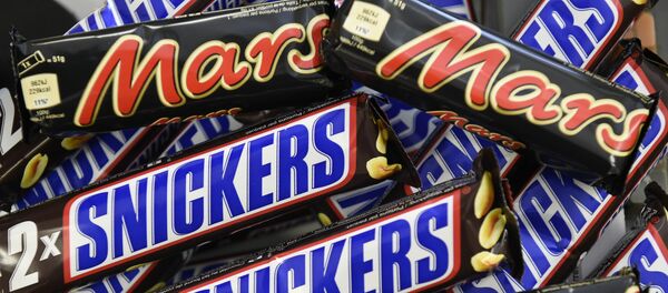 Mars ва Snikers шоколадли батончиклар Mars ва Snikers шоколадли батончиклар - Sputnik Ўзбекистон