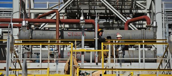 Нефтеперерабатывающий комплекс. Архивное фото Нефтеперерабатывающий комплекс. Архивное фото - Sputnik Ўзбекистон