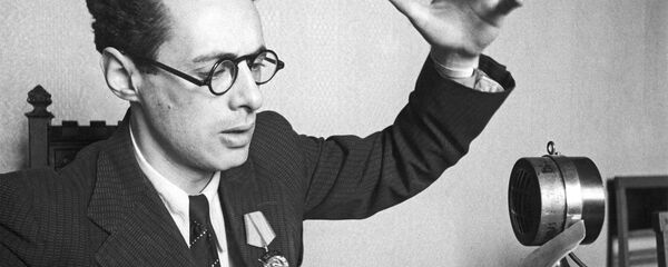 Диктор Всесоюзного радио Юрий Левитан Диктор Всесоюзного радио Юрий Левитан - Sputnik Ўзбекистон