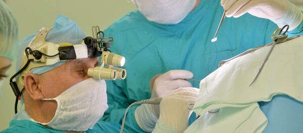 Работа врачей врачей-нейрохирургов Работа врачей врачей-нейрохирургов - Sputnik Ўзбекистон