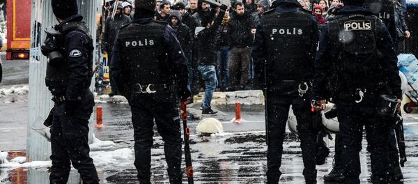 Туркия полициячилари Туркия полициячилари - Sputnik Ўзбекистон