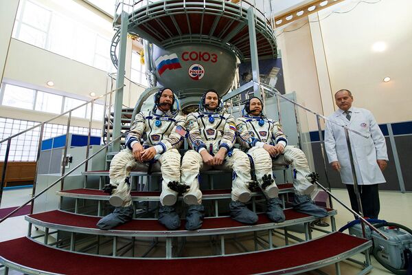 Комплексные экзаменационные тренировки экипажей МКС-47/48 - Sputnik Узбекистан
