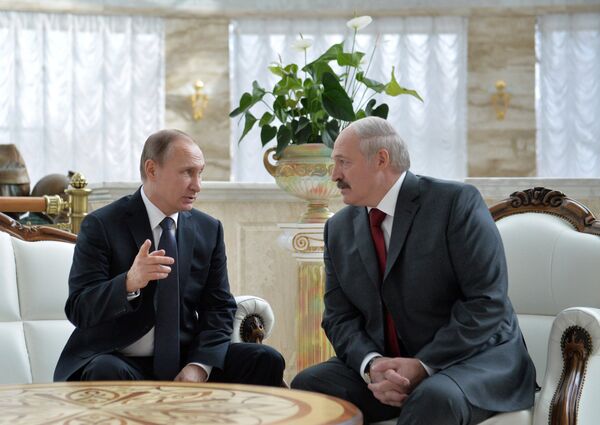 Владимир Путин и Александр Лукашенко на заседании ВГС - Sputnik Узбекистан