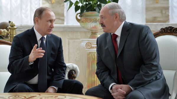 Владимир Путин и Александр Лукашенко на заседании ВГС - Sputnik Ўзбекистон
