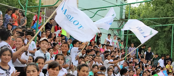 Камолот ЁИҲ фаоллари Камолот ЁИҲ фаоллари - Sputnik Ўзбекистон