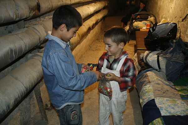 Дети в подвале больницы - Sputnik Узбекистан
