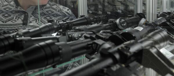 Работа магазина по продаже оружия Работа магазина по продаже оружия - Sputnik Узбекистан