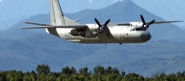 Военно-транспортный самолет Ан-26 Военно-транспортный самолет Ан-26 - Sputnik Узбекистан