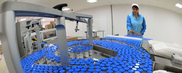 Цех упаковки готовой продукции на фармацевтическом предприятии - Sputnik Узбекистан