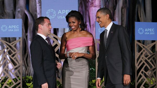 Rossiya Bosh vaziri D.Medvedev Barak Obama va uning rafiqasi Mishel Obama bilan - Sputnik O‘zbekiston