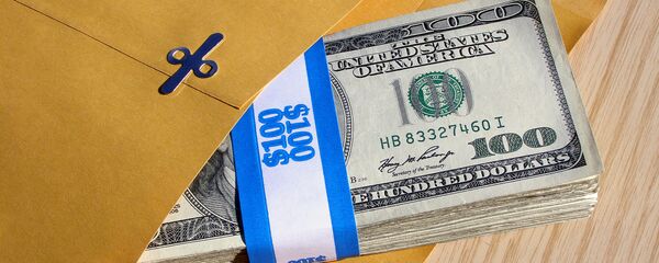 Американская валюта в конверте - Sputnik Узбекистан