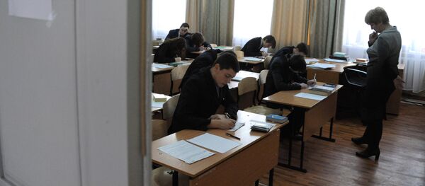 Контрольная работа в школе - Sputnik Ўзбекистон