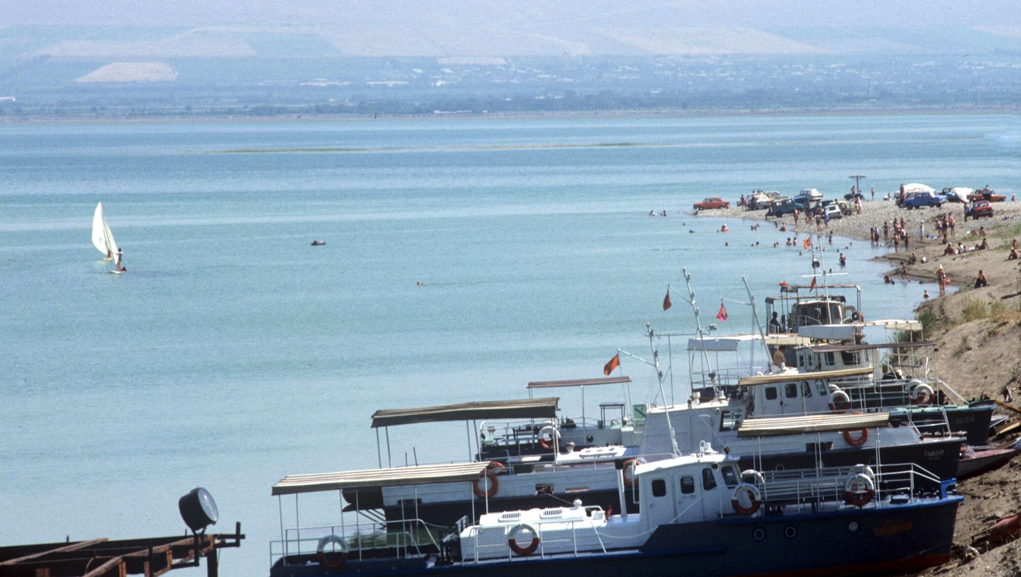 Таджикское море. Кайраккумское водохранилище Таджикистан. Кайраккум Таджикистан море. Озеро Кайраккум в Таджикистане. Таджикистан Худжанд Кайраккум.