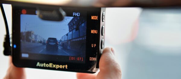 Видеорегистратор в автомобиле - Sputnik Ўзбекистон