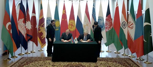 Подписания меморандума о статусе Азербайджана в качестве партнера ШОС Подписания меморандума о статусе Азербайджана в качестве партнера ШОС - Sputnik Узбекистан