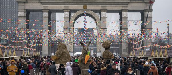 Москвада ВДНХ боғи дарвозаси - Sputnik Ўзбекистон