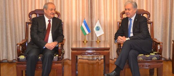 Глава МИД Узбекистана Абдулазис Камилов и Генсек ШОС Рашид Алимов Глава МИД Узбекистана Абдулазис Камилов и Генсек ШОС Рашид Алимов - Sputnik Узбекистан