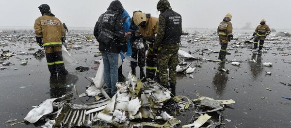 Пассажирский самолет Boeing-737-800 разбился при посадке в аэропорту Ростова-на-Дону - Sputnik Узбекистан