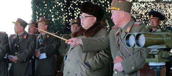 Shimoliy Koreya yetakchisi Kim Chen In o‘z topshirig‘i qanday bajarilayotganini kuzatmoqda Shimoliy Koreya yetakchisi Kim Chen In o‘z topshirig‘i qanday bajarilayotganini kuzatmoqda - Sputnik O‘zbekiston