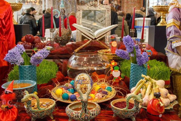 Традиционные праздничные украшения Навруза на стенде Ирана - Sputnik Узбекистан