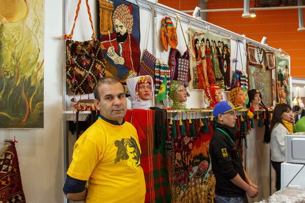 Стенд Курдистана на празднике Навруз в Москве - Sputnik Узбекистан