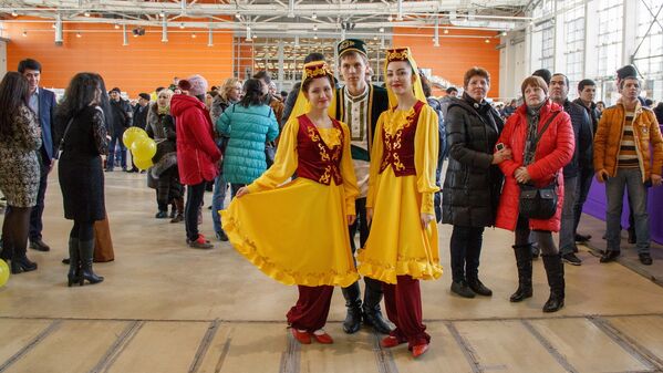 Гости праздника Навруз в татарской национальной одежде - Sputnik Узбекистан