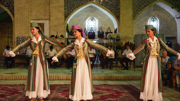 Узбекский национальный танец - Sputnik Узбекистан