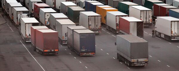 Пункт таможенного оформления на границе Пункт таможенного оформления на границе - Sputnik Ўзбекистон