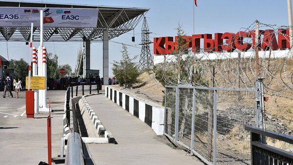 Контрольно пропускной пункт на границе с Кыргызстаном - Sputnik Узбекистан