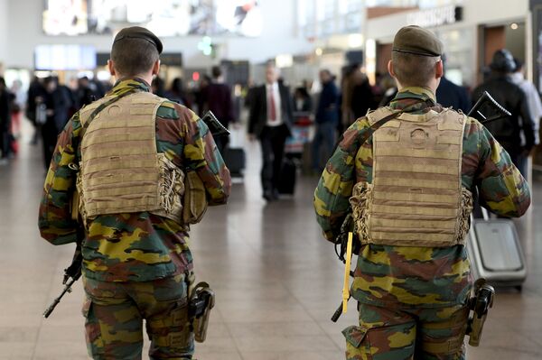 Полиция в аэропорте Брюсселя - Sputnik Узбекистан