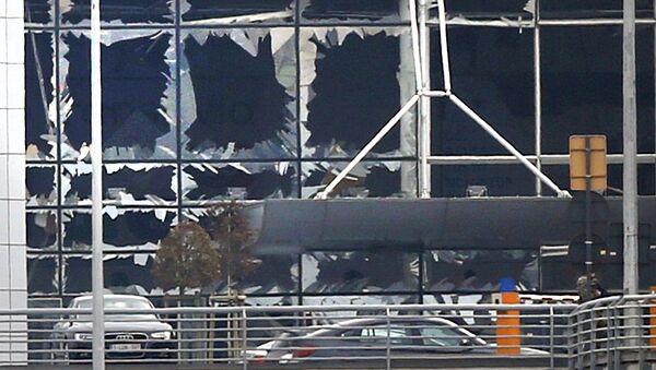 Последствия взрыва в Аэропорту Брюсселя - Sputnik Узбекистан