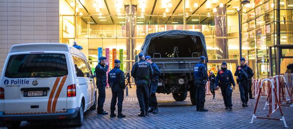 Усиление мер безопасности в Брюсселе Усиление мер безопасности в Брюсселе - Sputnik Узбекистан