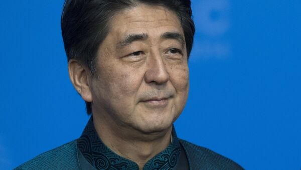 Премьер-министр Японии Синдзо Абэ - Sputnik Узбекистан