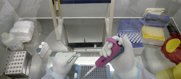 В вирусологической лаборатории В вирусологической лаборатории - Sputnik Узбекистан