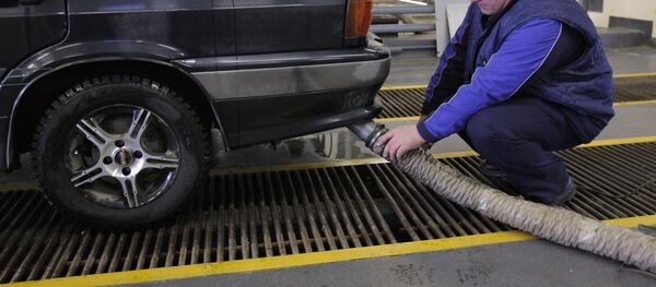 Работа пункта технического осмотра автомобилей - Sputnik Узбекистан