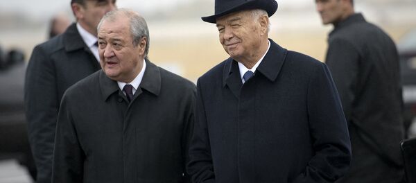 Ислом Каримов ва Абдулазиз Камилов аэропортда Ислом Каримов ва Абдулазиз Камилов аэропортда - Sputnik Ўзбекистон